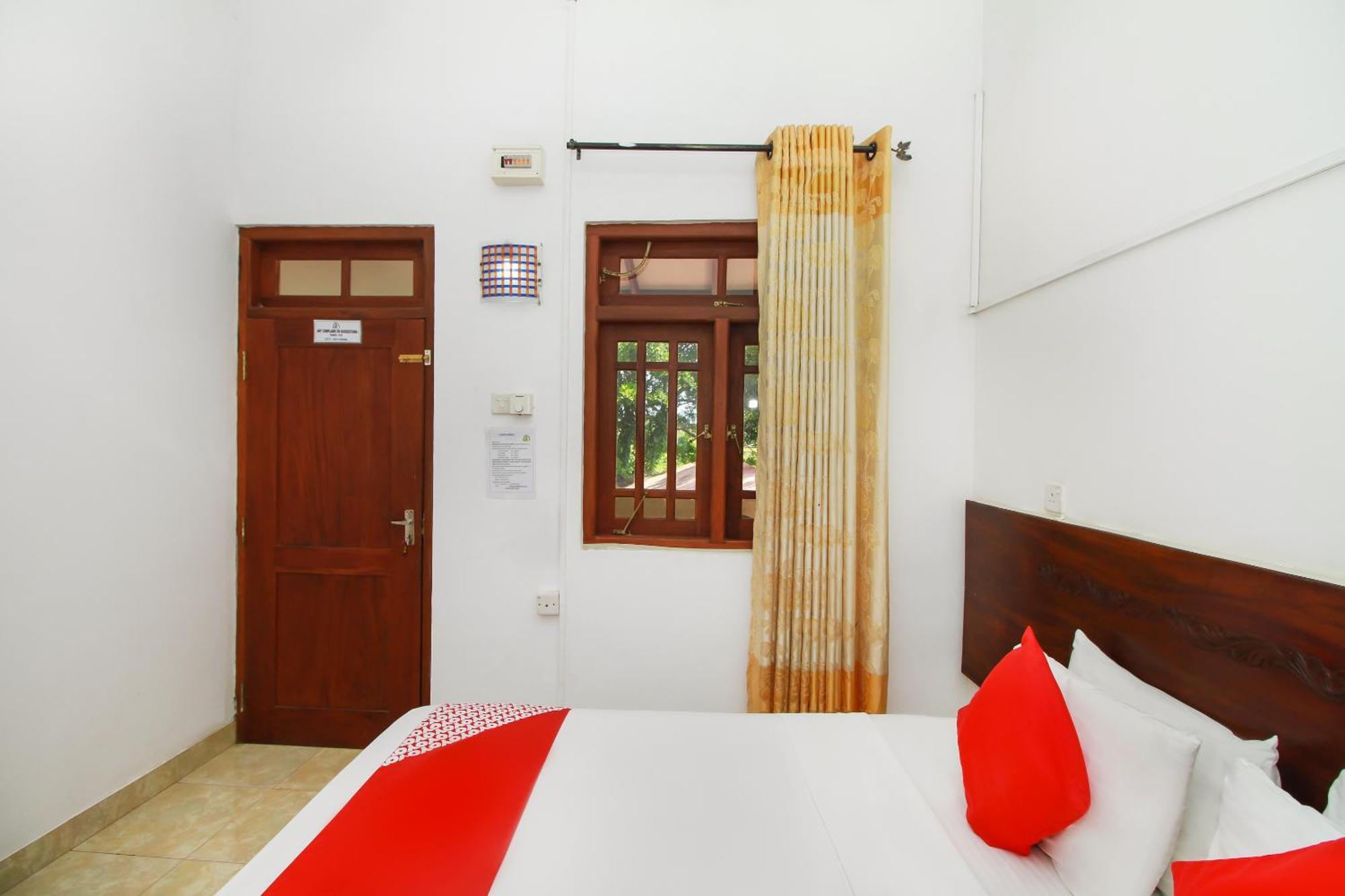 Airport Green View Resort Andiambalama 外观 照片