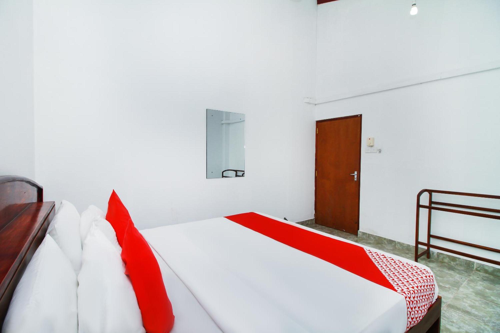 Airport Green View Resort Andiambalama 外观 照片