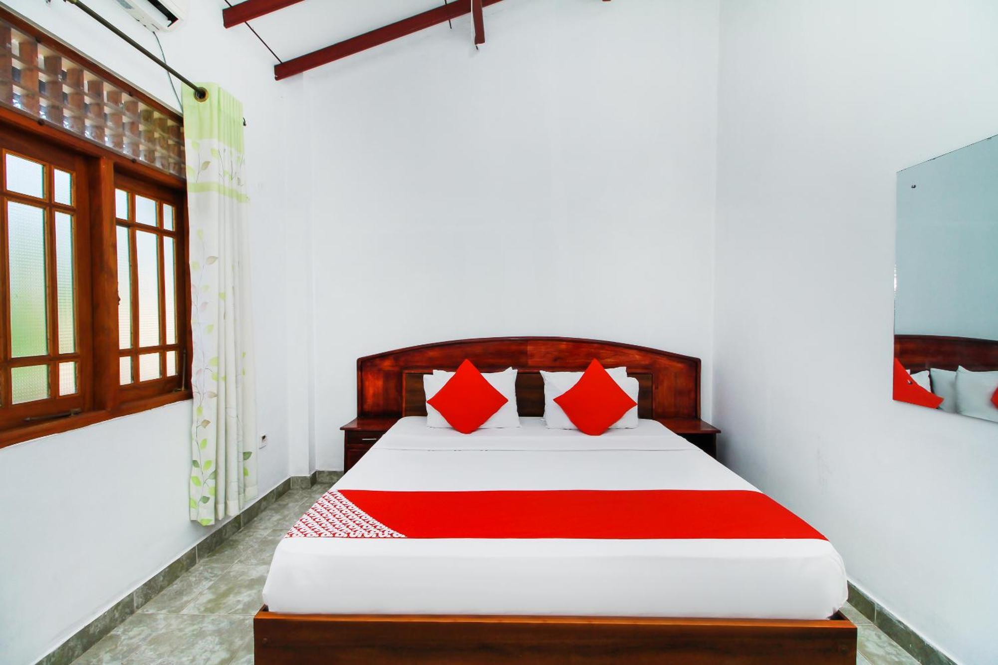 Airport Green View Resort Andiambalama 外观 照片