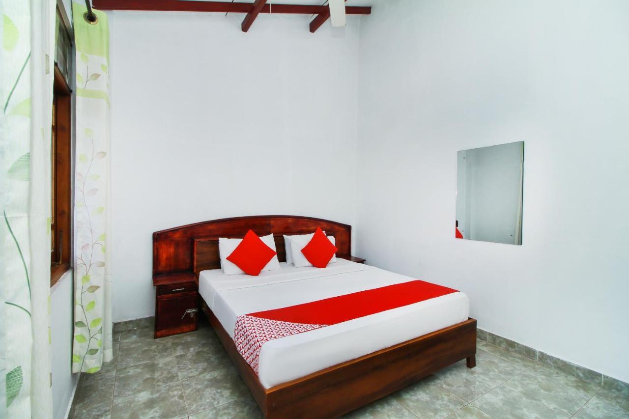 Airport Green View Resort Andiambalama 外观 照片
