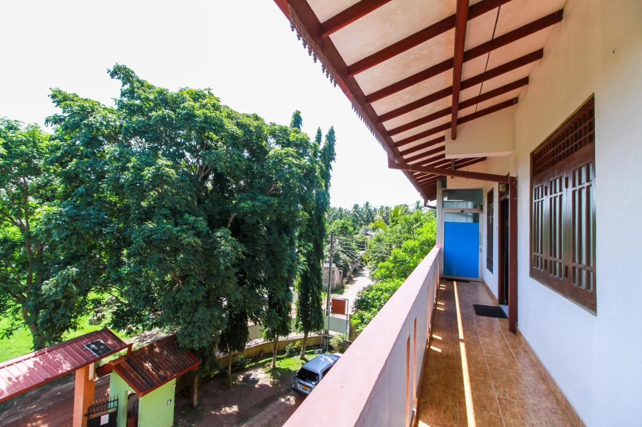 Airport Green View Resort Andiambalama 外观 照片